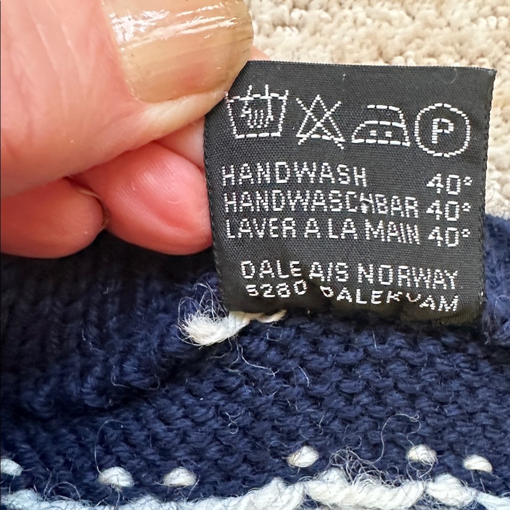 Dale of Norway Navy and White Crewneck Sweater - Picture 15 of 16